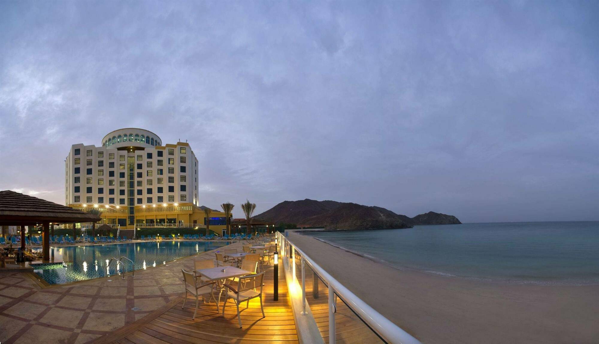 Resort Oceanic Khorfakkan & 4*